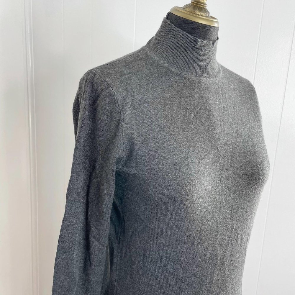 NEW T Tahari Gray Essential Mock Neck Sweater Size Small - Picture 4 of 10